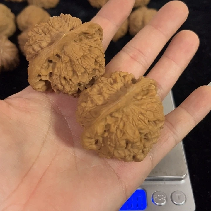 把件文玩核桃49左右夹板官帽微瑕练手，编号000006