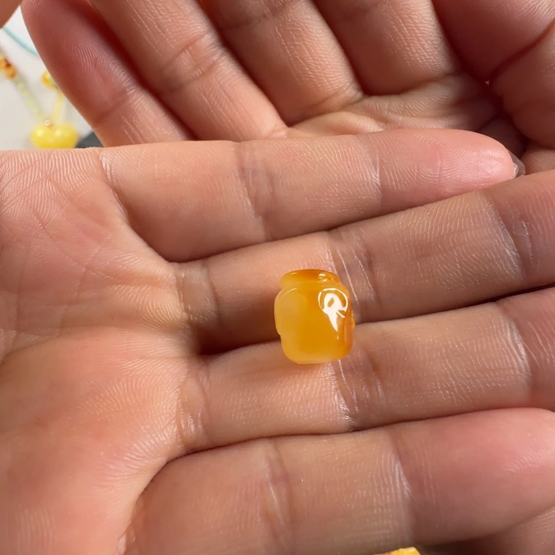 未镶嵌蜜蜡颈饰蜜蜡俏色玫瑰（打孔不退换）