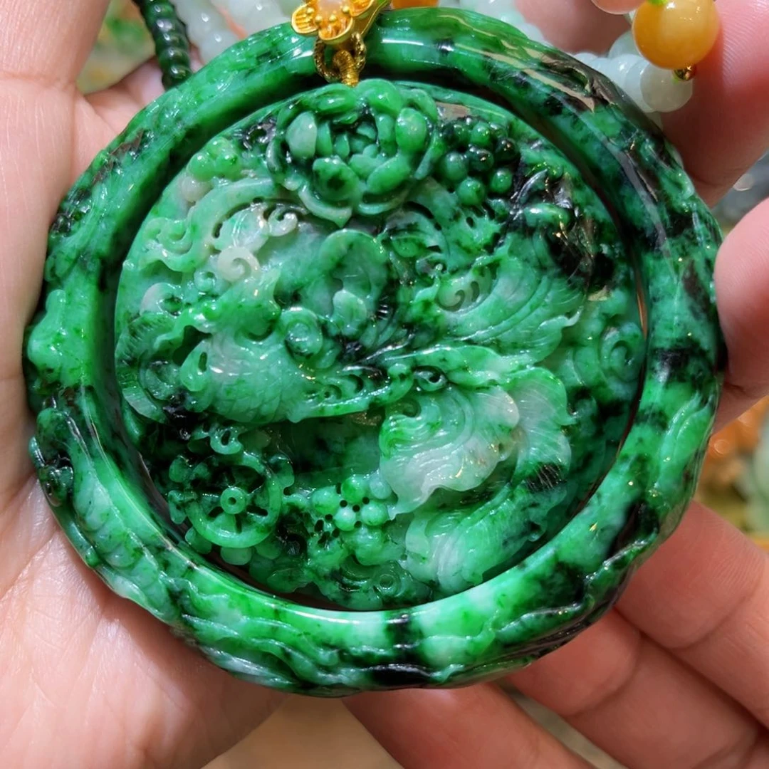 翡翠未镶嵌颈饰待编织