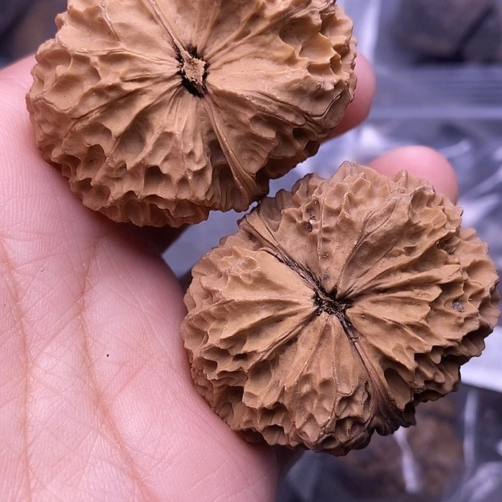 文玩核桃吊坠  24