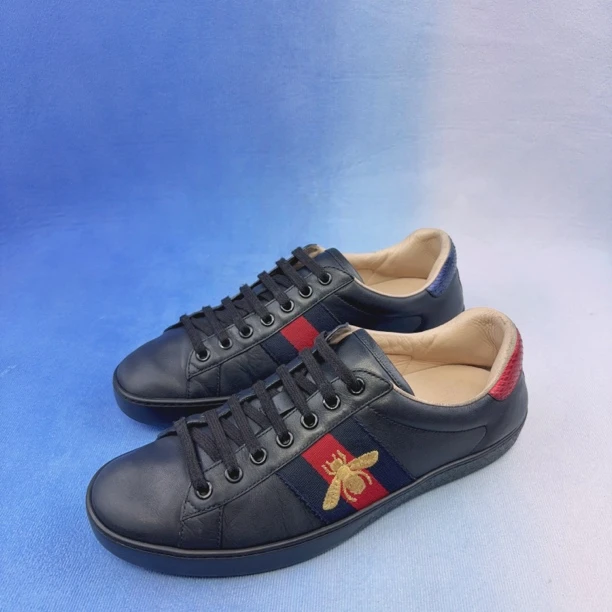 95新 GUCCI/古驰 40.5码/ACE系列 经典小蜜蜂刺绣 时尚休闲板鞋