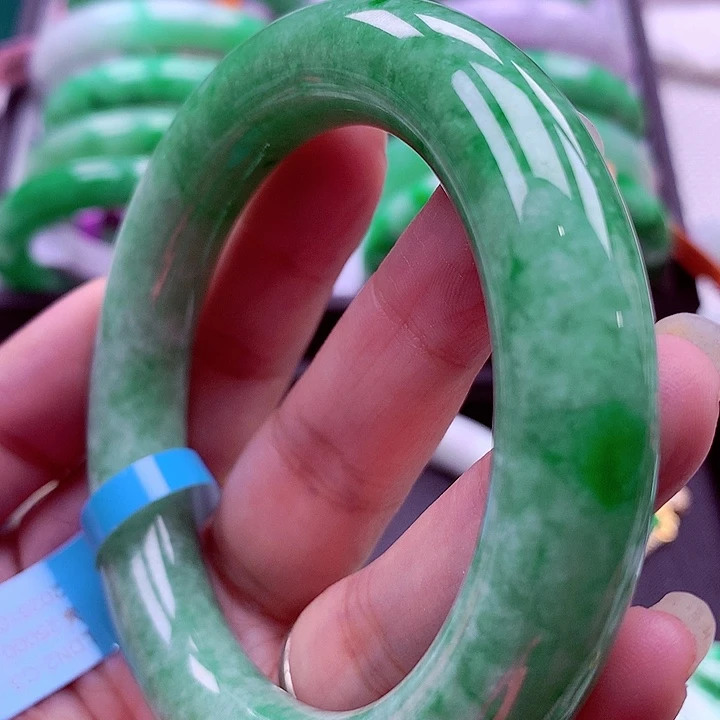 翡翠未镶嵌手镯翡翠