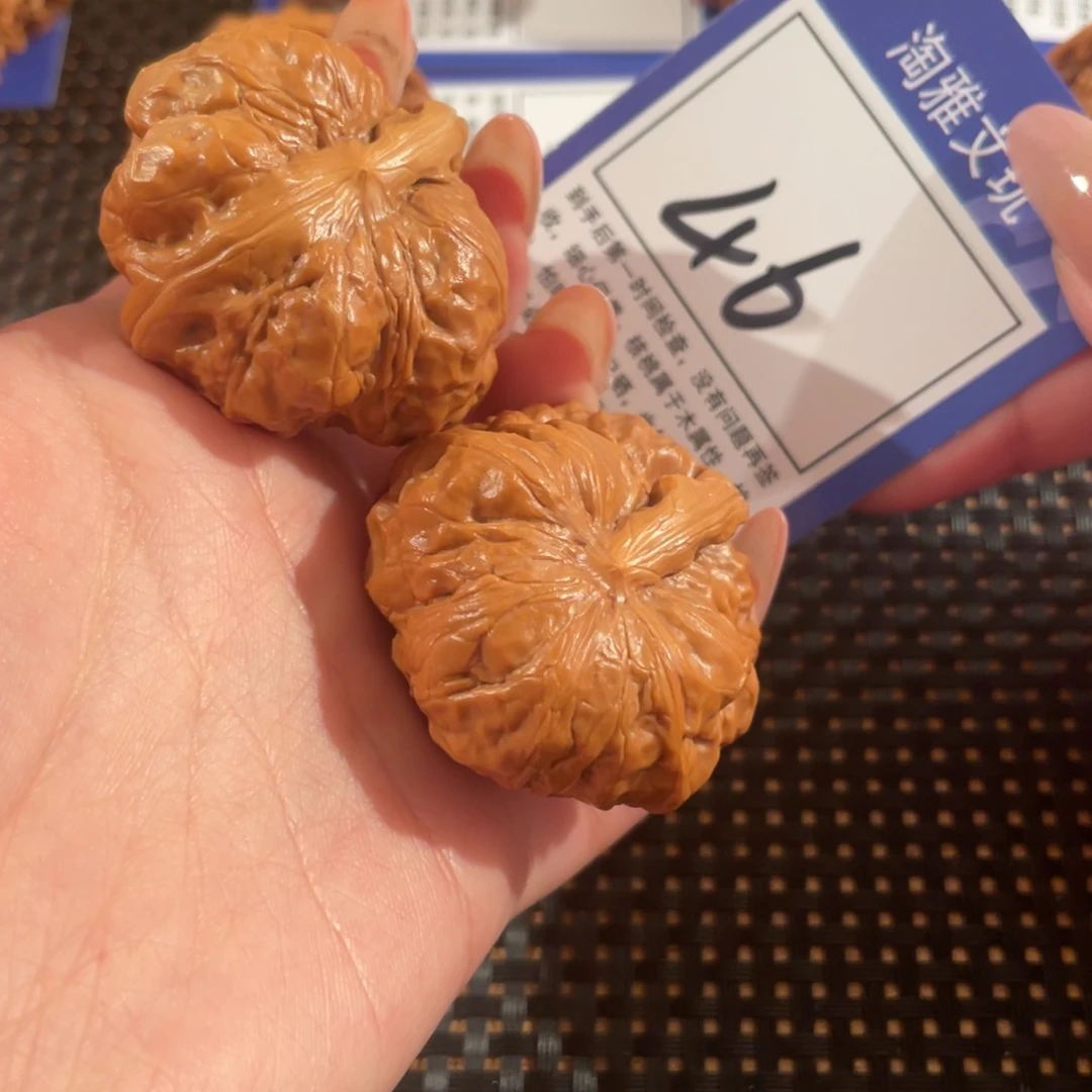 文玩核桃把件46号42尺一根筋