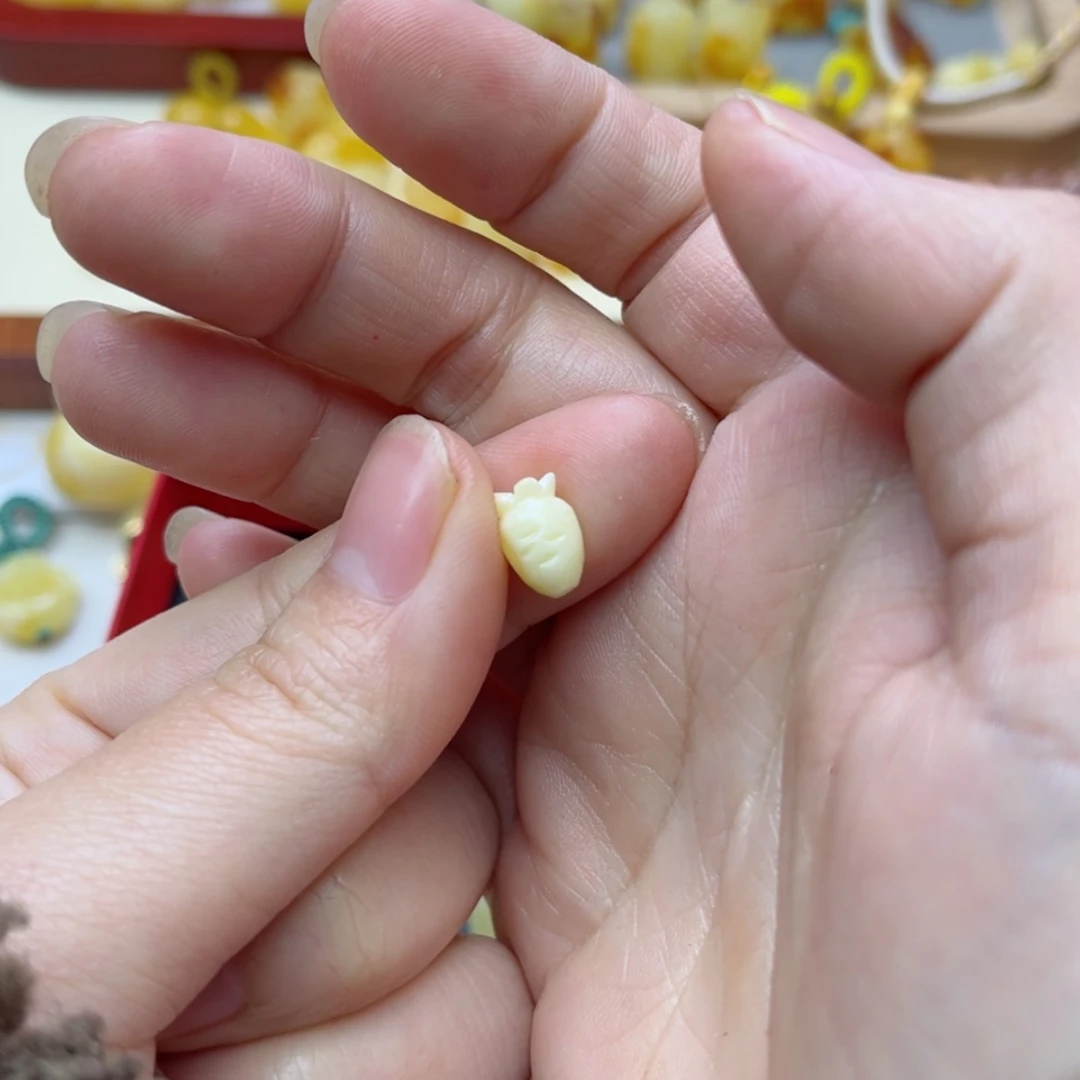 【闪购商品】蜜蜡裸石未镶嵌也*配饰