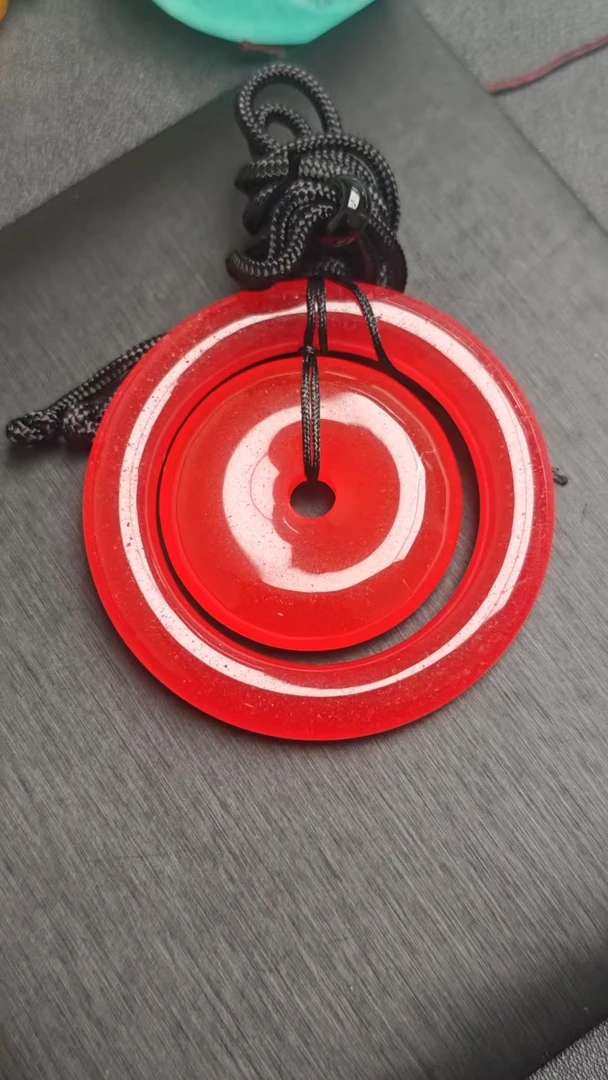 YY29翡翠吊坠【邂逅翡翠高冰吊坠，冰透绿意，开启浪漫时光】