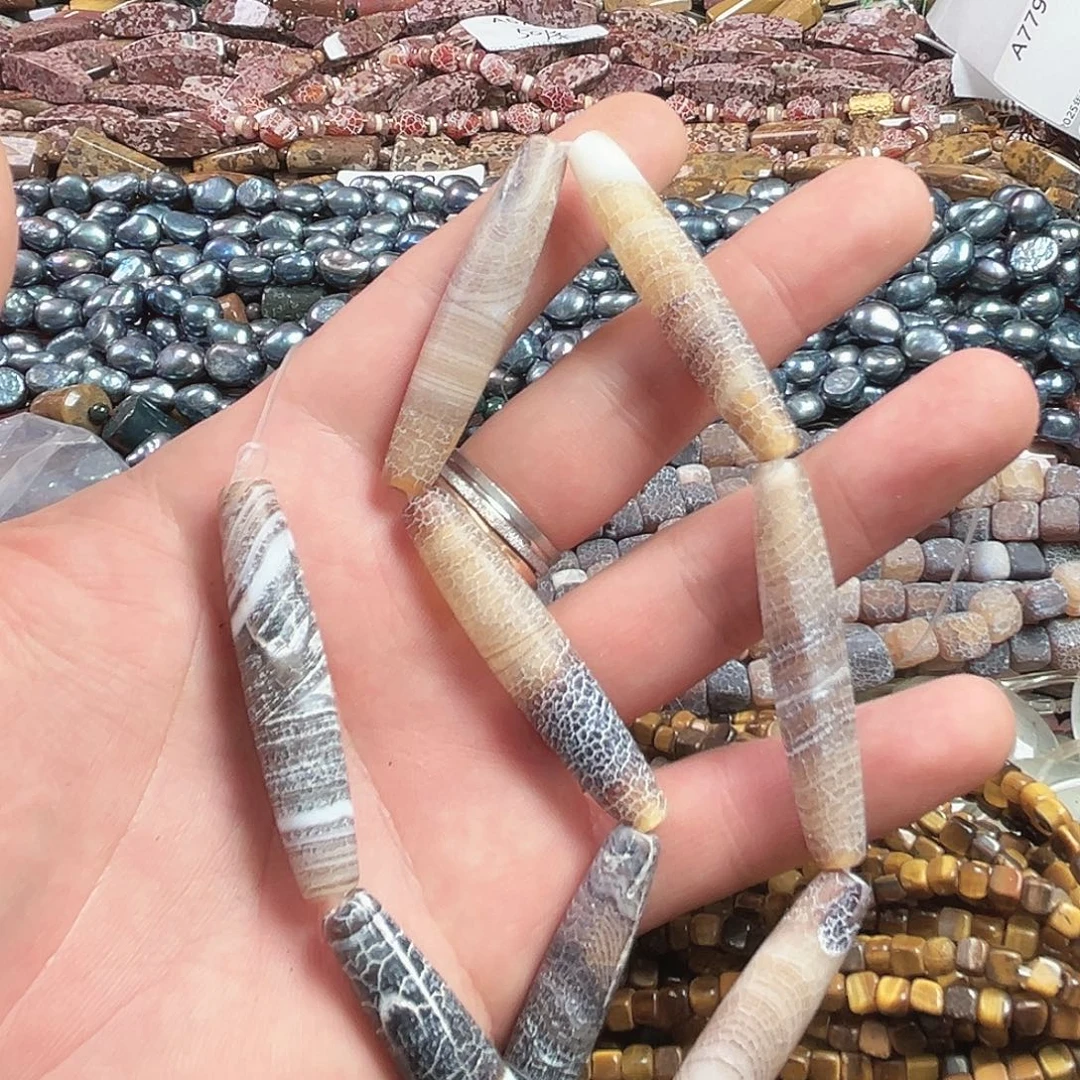 玛瑙/玉髓合金珠宝半成品A779，药霜玛瑙天珠一条10*50mm