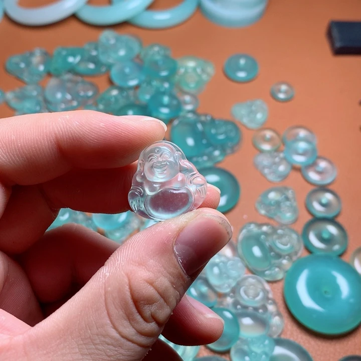 鲁***西蛇纹石玉未镶嵌吊坠