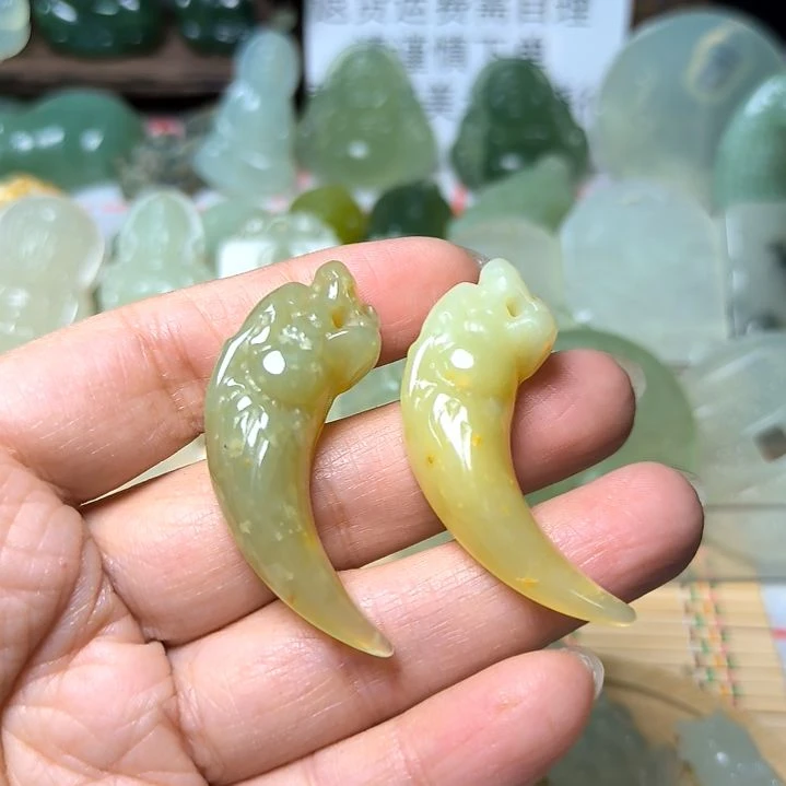 蛇纹石玉颈饰未镶嵌茗