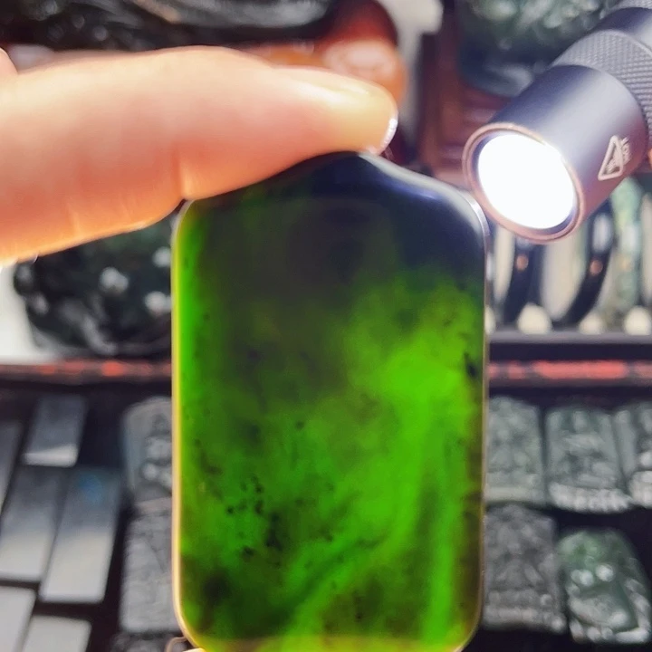 蛇纹石玉未镶嵌挂件