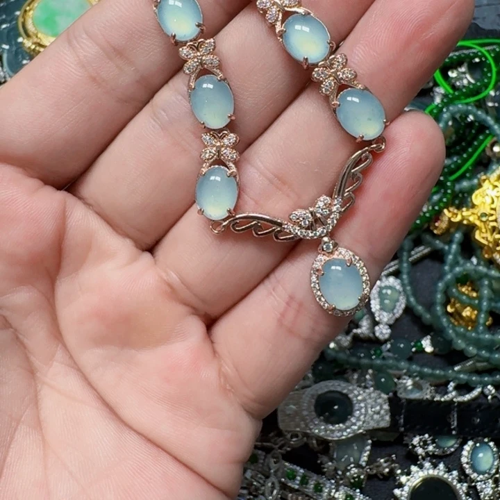 翡翠未镶嵌颈饰天然A货翡翠放漏