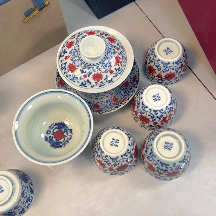 瓷片白青花釉里红缠枝莲六件套
