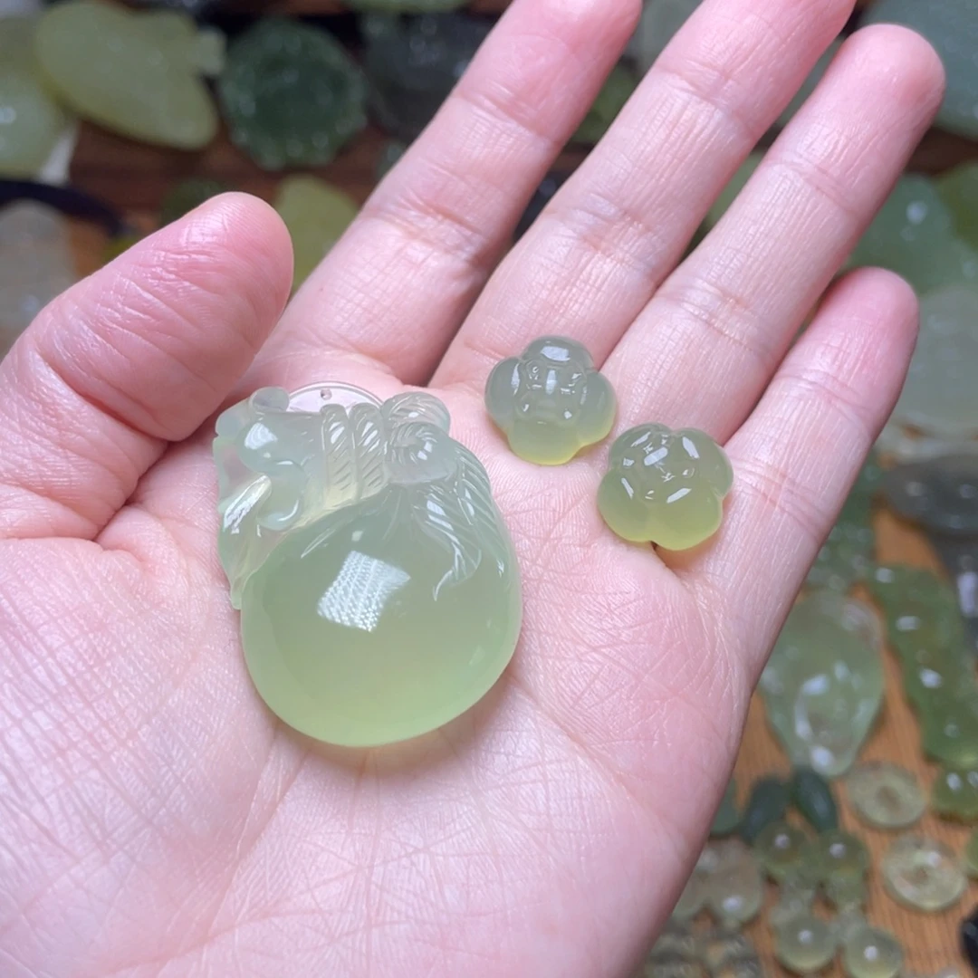 晨***美蛇纹石玉未镶嵌钥匙扣