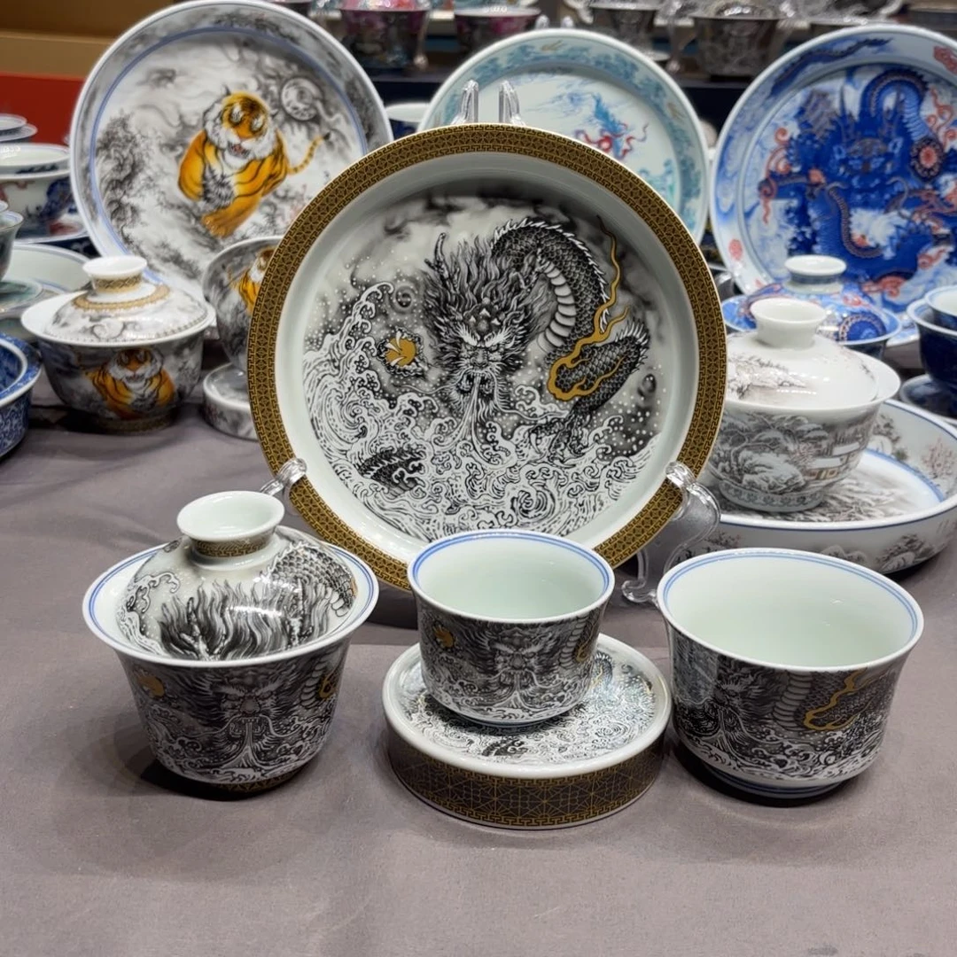 摆件景德镇陶瓷艺术展