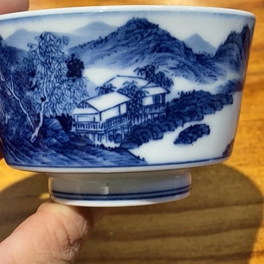 青***陌瑕疵青花山水主人杯