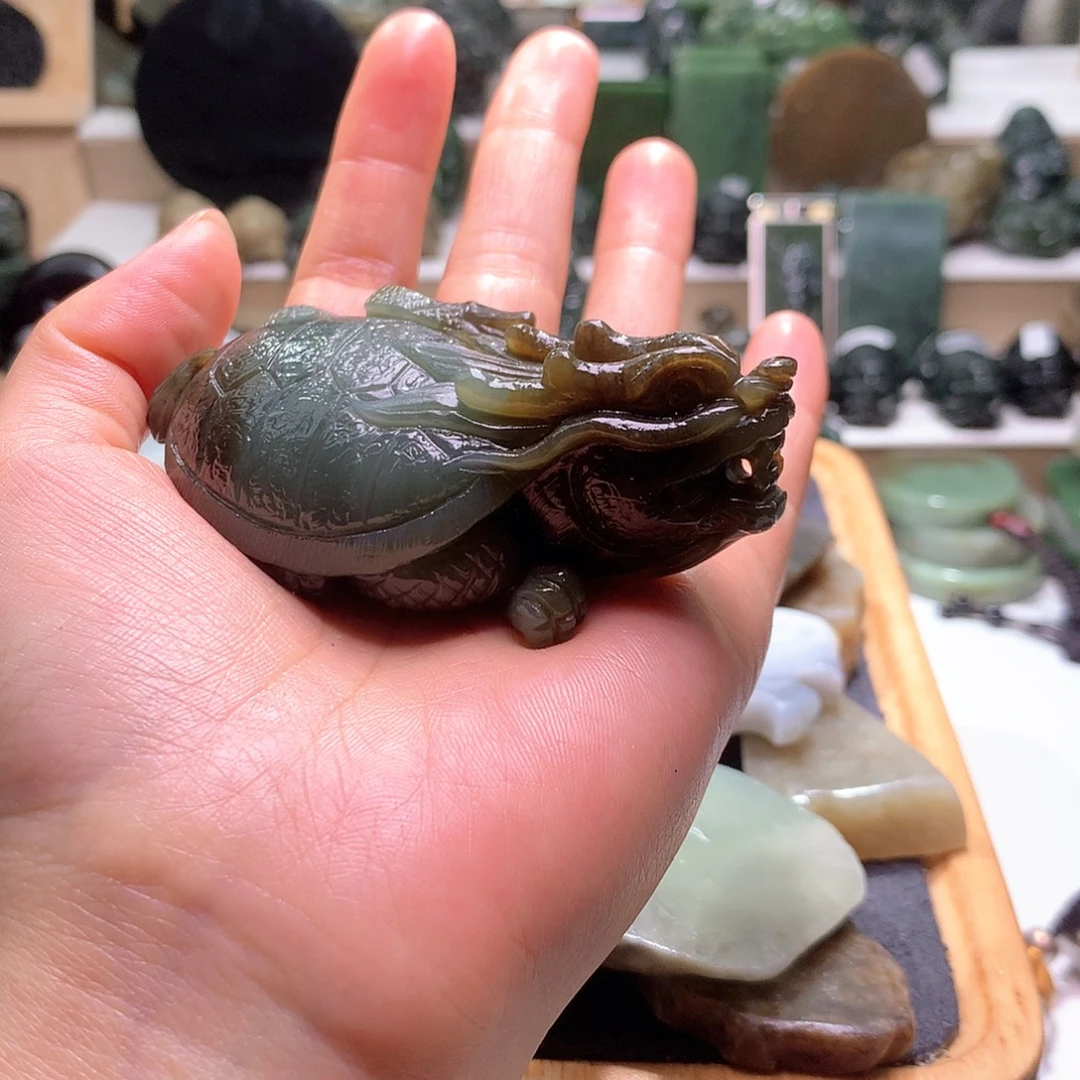 广***博和田玉未镶嵌颈饰