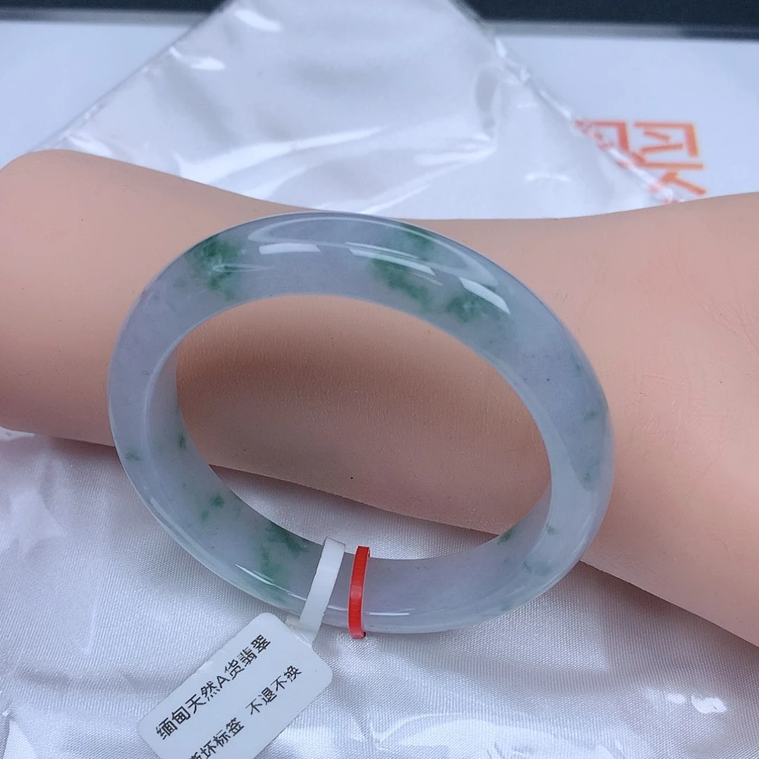 【闪购商品】未镶嵌手镯翡翠，52