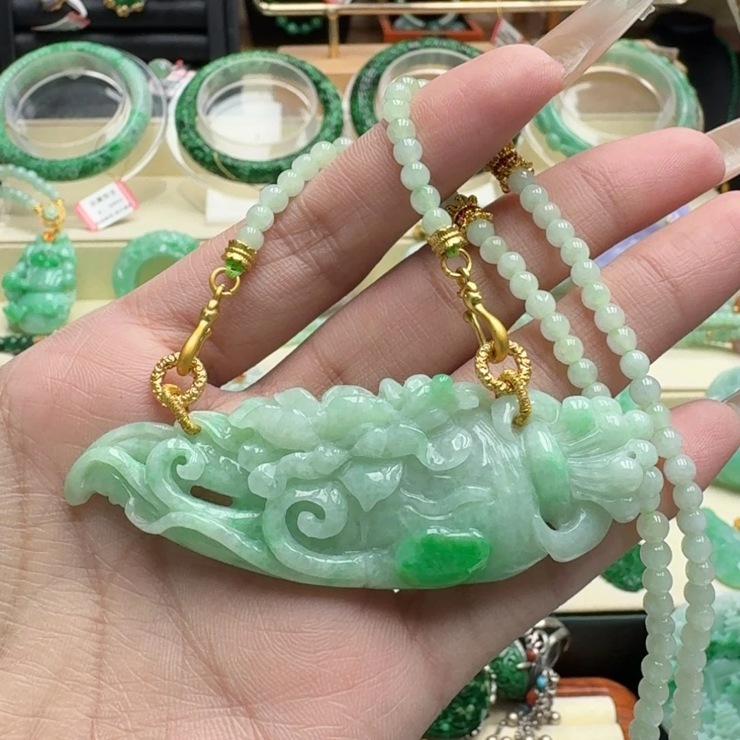 翡翠未镶嵌颈饰翡翠吊坠