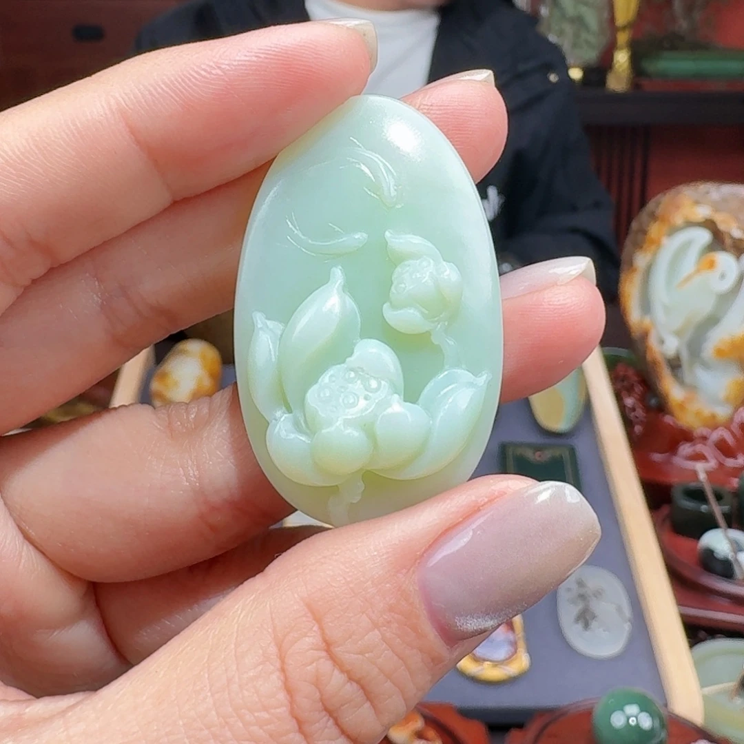 小***。和田玉未镶嵌挂件