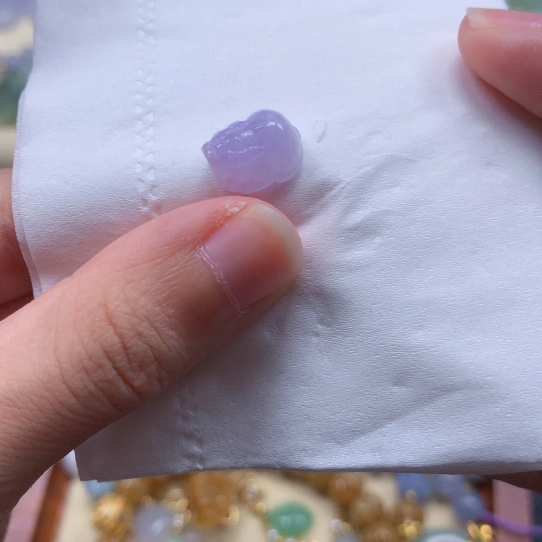 翡翠未镶嵌颈饰闪