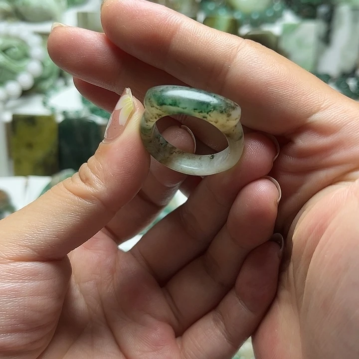 独山玉未镶嵌吊坠