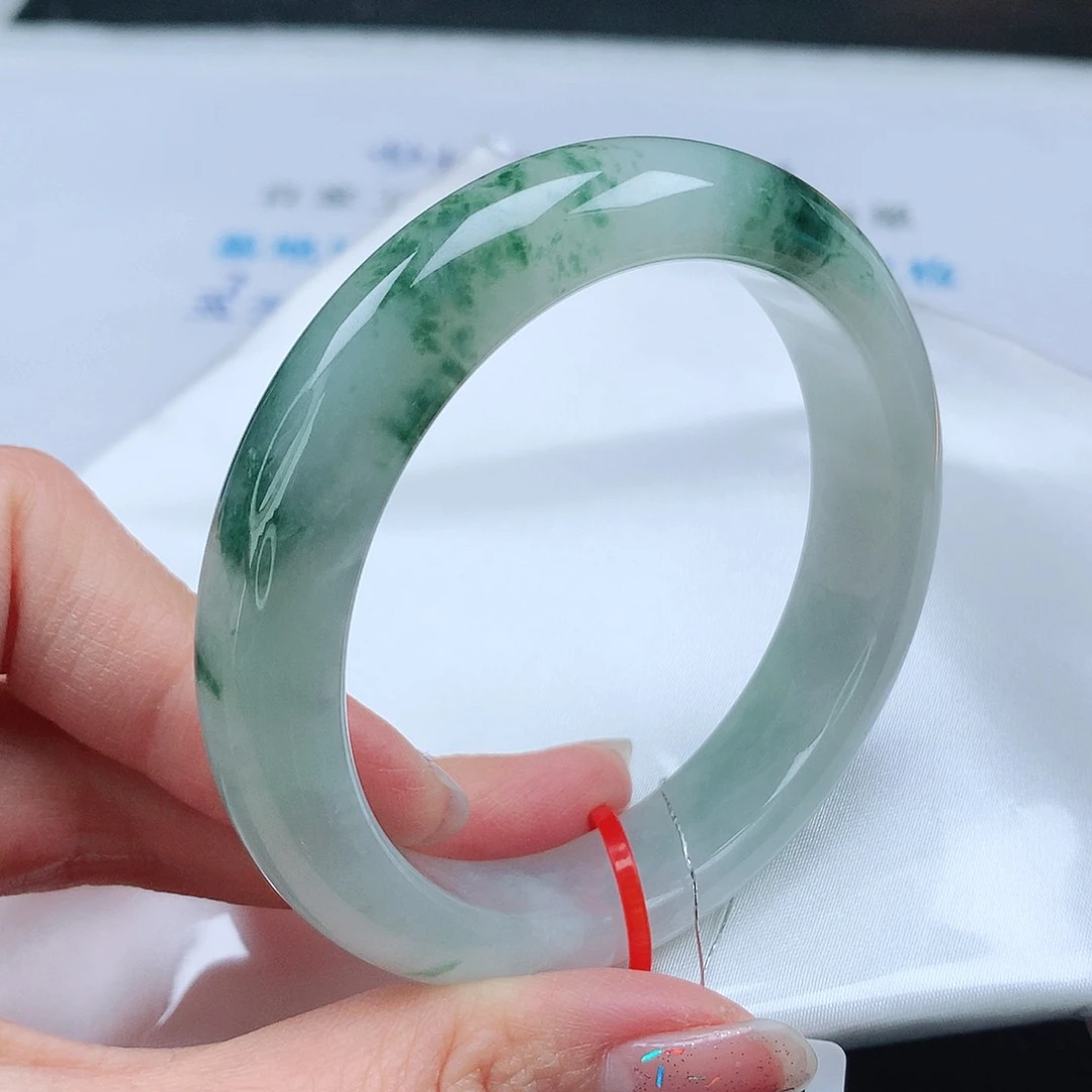 翡翠手镯未镶嵌56圈