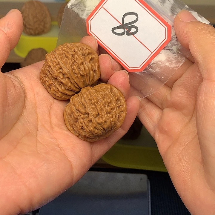文玩核桃把件汉高楼
