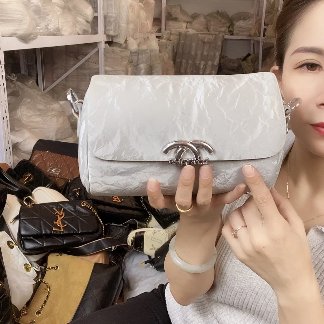 蚕丝小牛剖层皮革PU