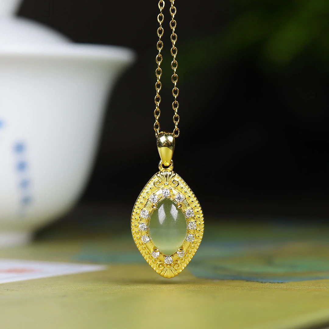 111738和田玉碧玉吊坠