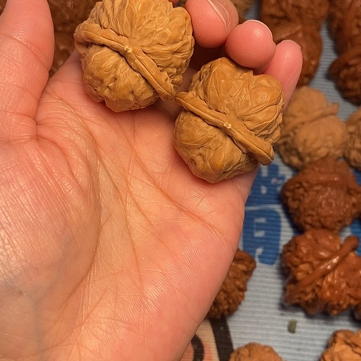 文玩核桃吊坠32蛤麻