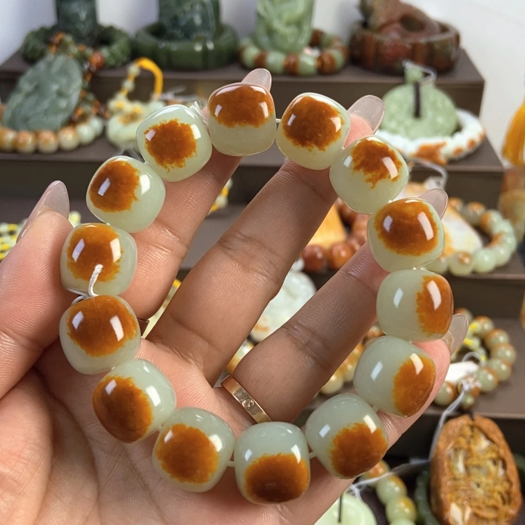 龙***下透闪石质玉未镶嵌手串