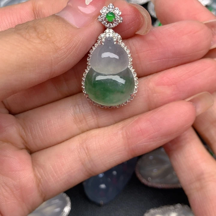 吊坠(不含链)18K金镶嵌翡翠