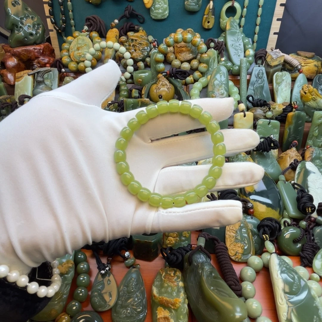 沁***妍岫岩老玉（透闪石质玉）未镶嵌手链