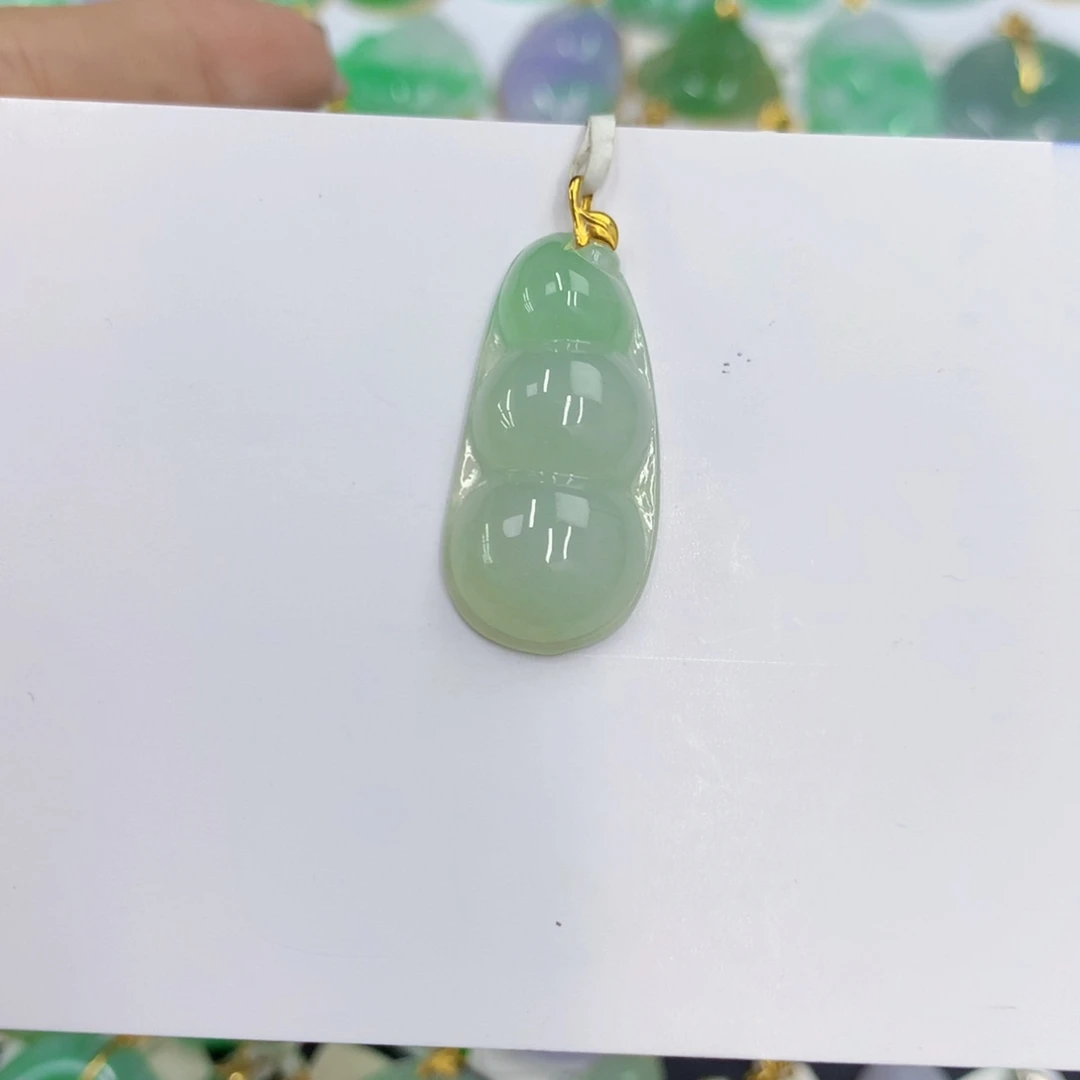 颈饰18K金镶嵌翡翠翡翠