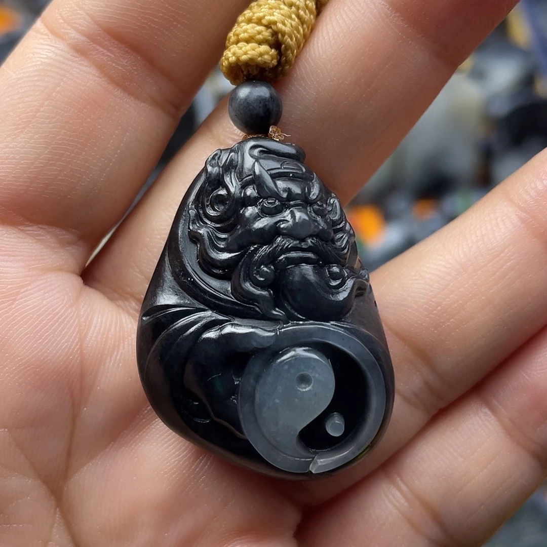 钟***馗和田玉未镶嵌颈饰