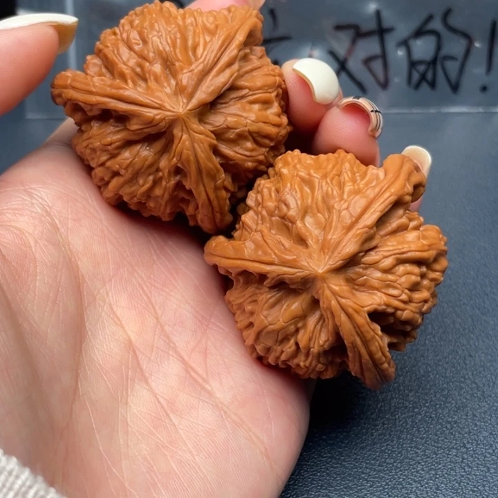 沉***O吊坠文玩核桃白狮子