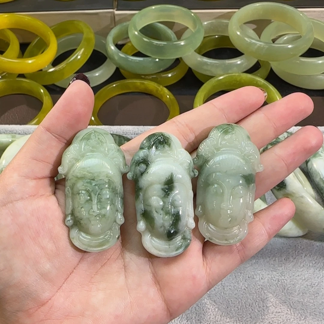 蛇纹石玉未镶嵌颈饰老油翠吊坠随机发