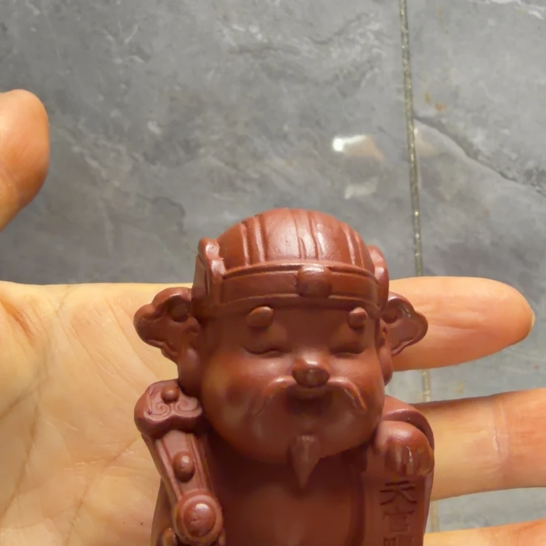 泥塑天官赐福，朱泥，高7厘米，宽约4厘米