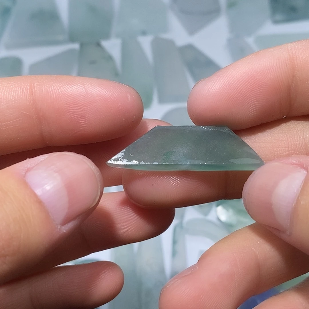 翡翠未镶嵌颈饰7443