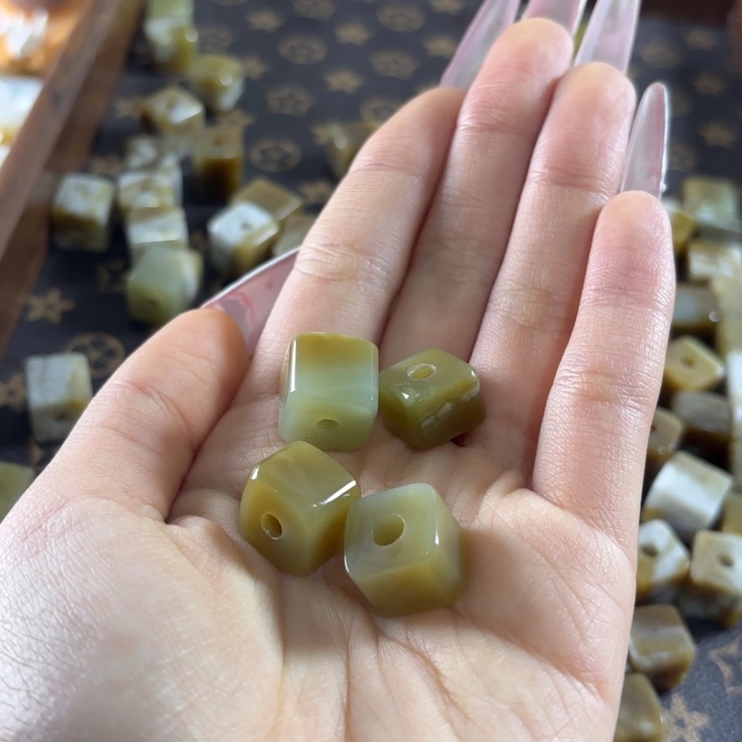 夏****和田玉未镶嵌手链275