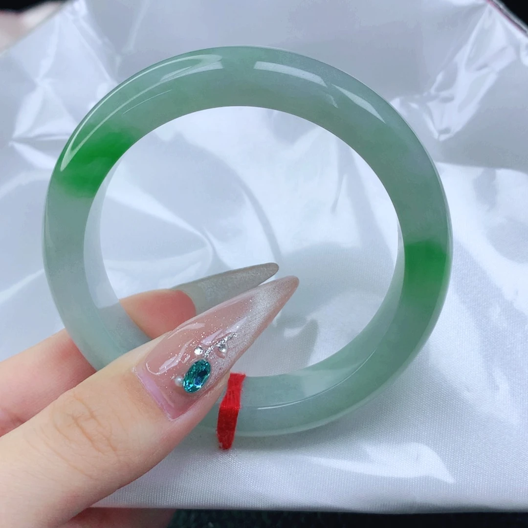 翡翠手镯未镶嵌54-55圈口