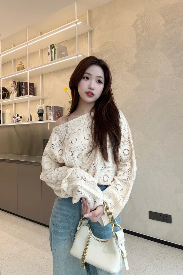 WIWH上衣｜法式轻奢纯色镂空套头针织1E180