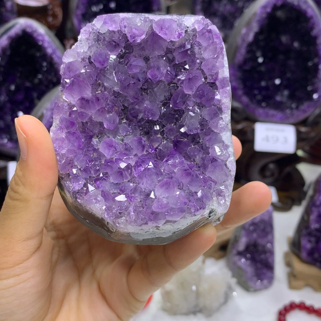 织绣乌拉圭紫水晶