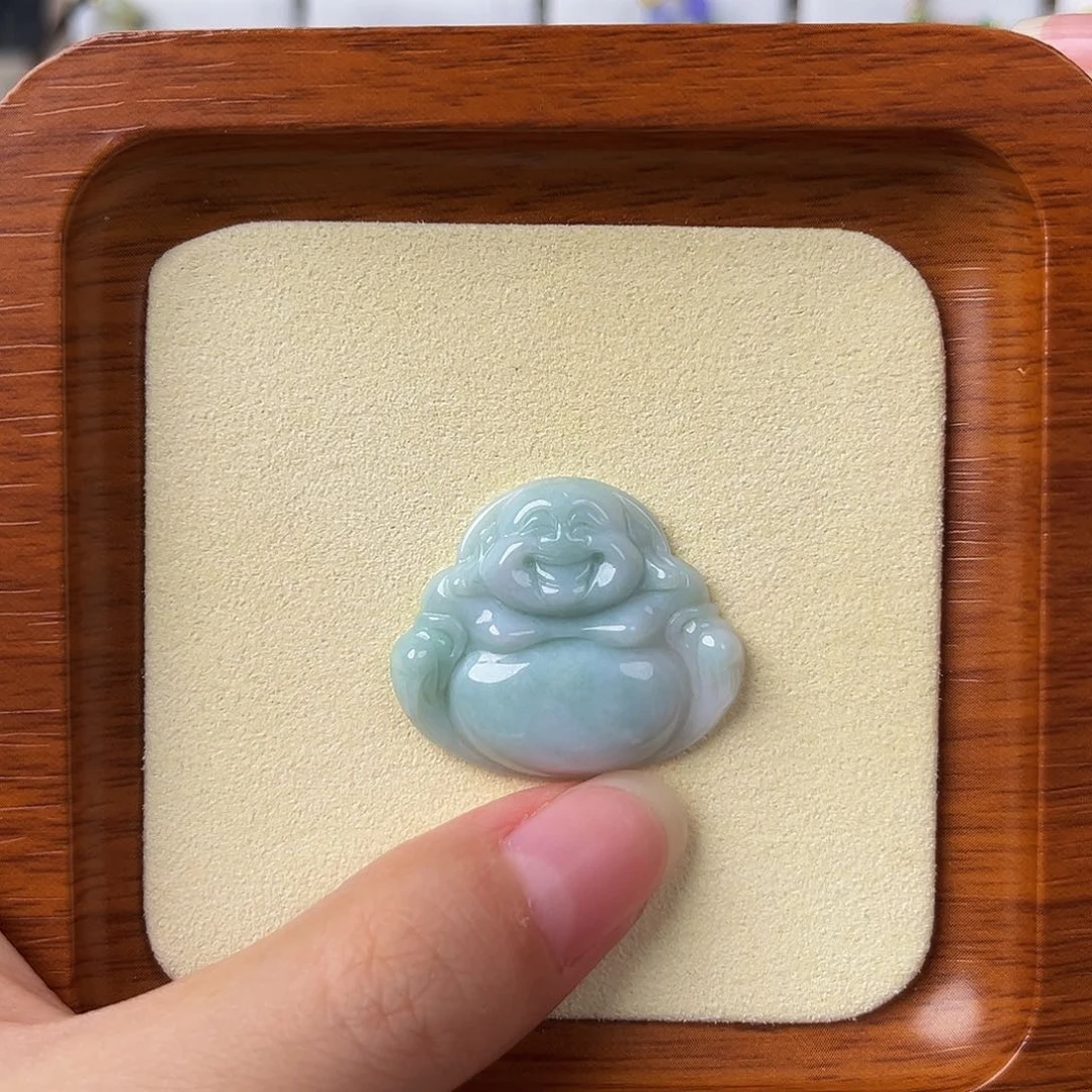 翡翠未镶嵌颈饰佛公