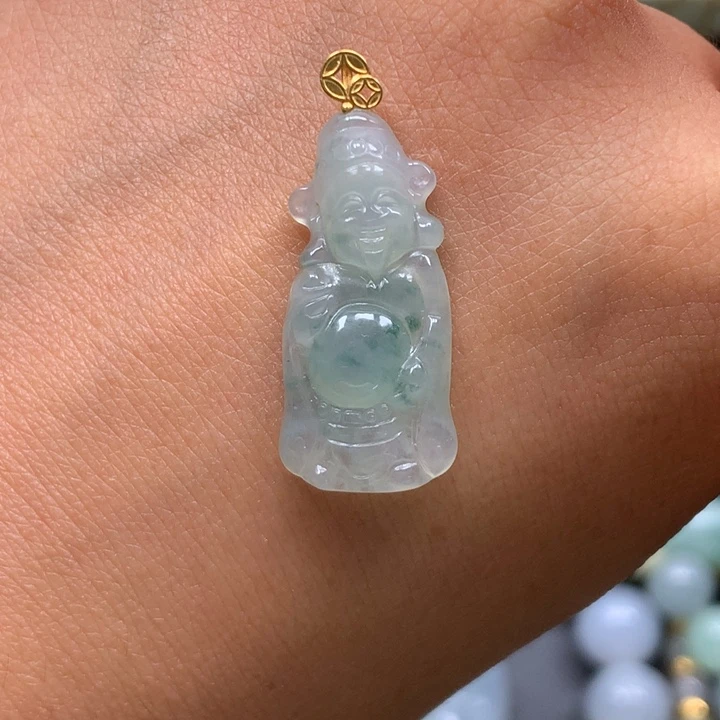 翡翠18K金镶嵌颈饰财神