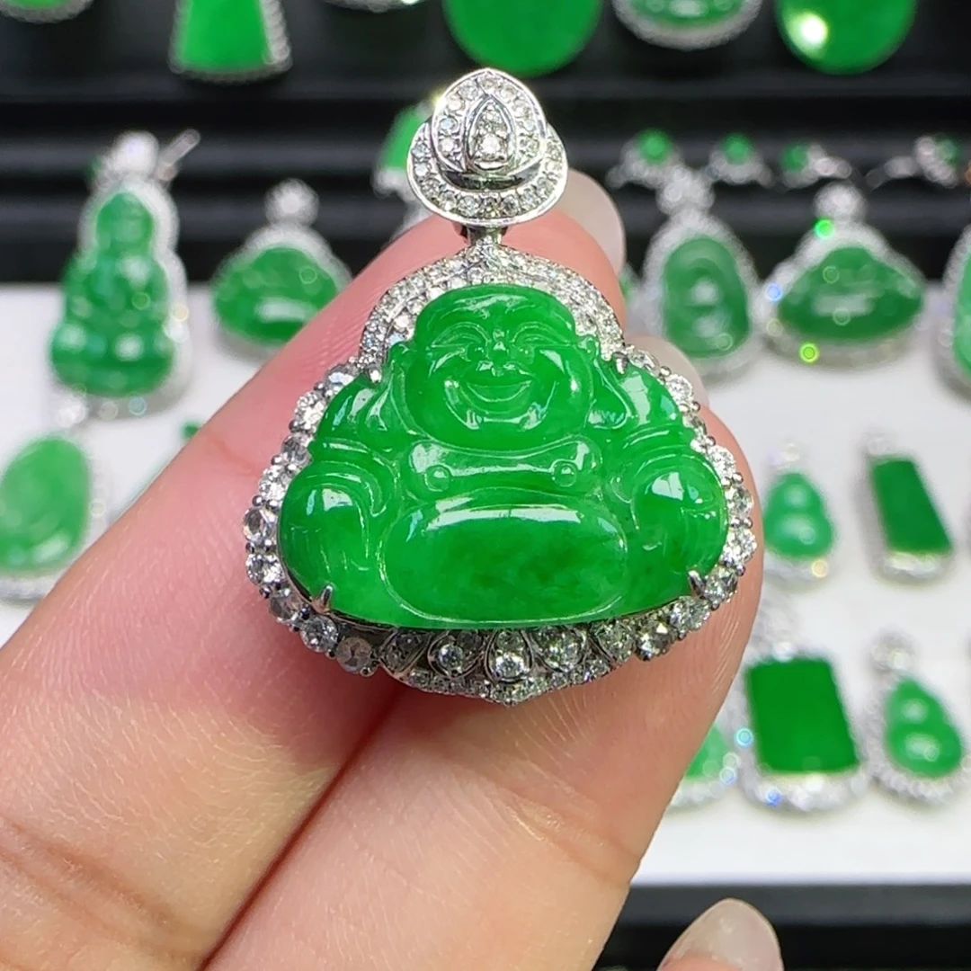 翡翠18K金镶嵌颈饰吊坠