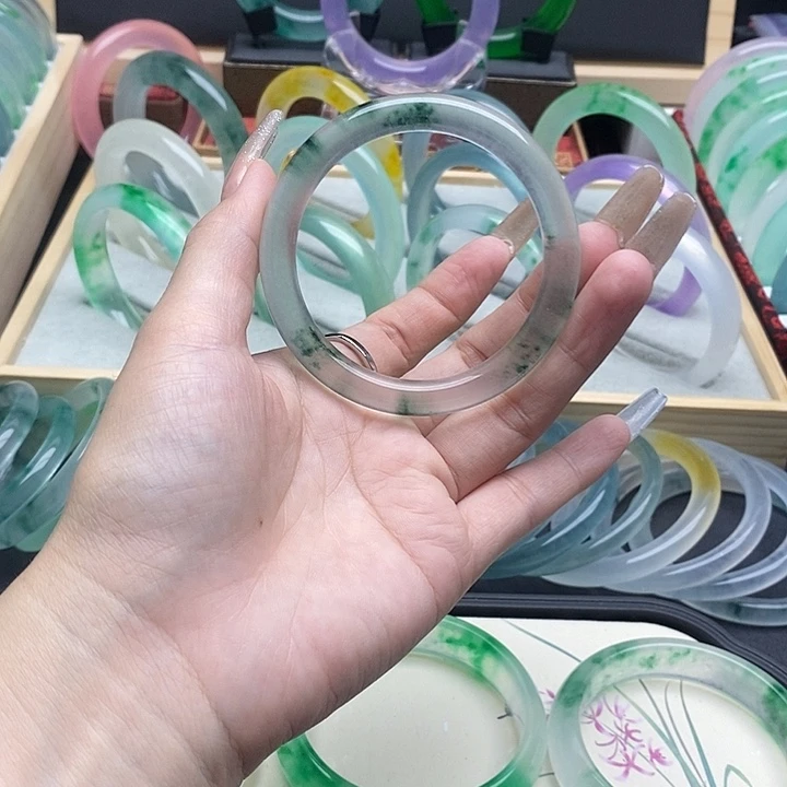 8直播链接细圆条53-55