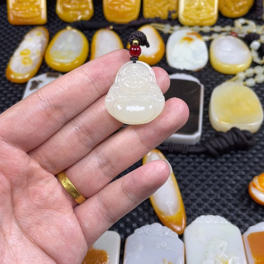 颈饰未镶嵌和田玉