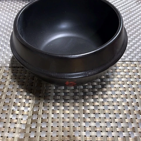 微瑕，明火，口径17高度8.5针孔拖釉，石锅1个