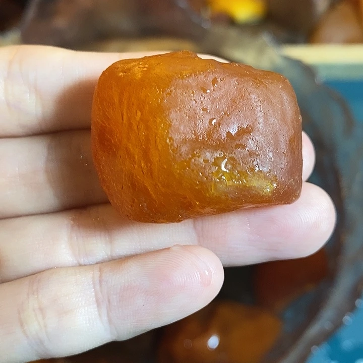 未镶嵌琥珀珠宝奇石12