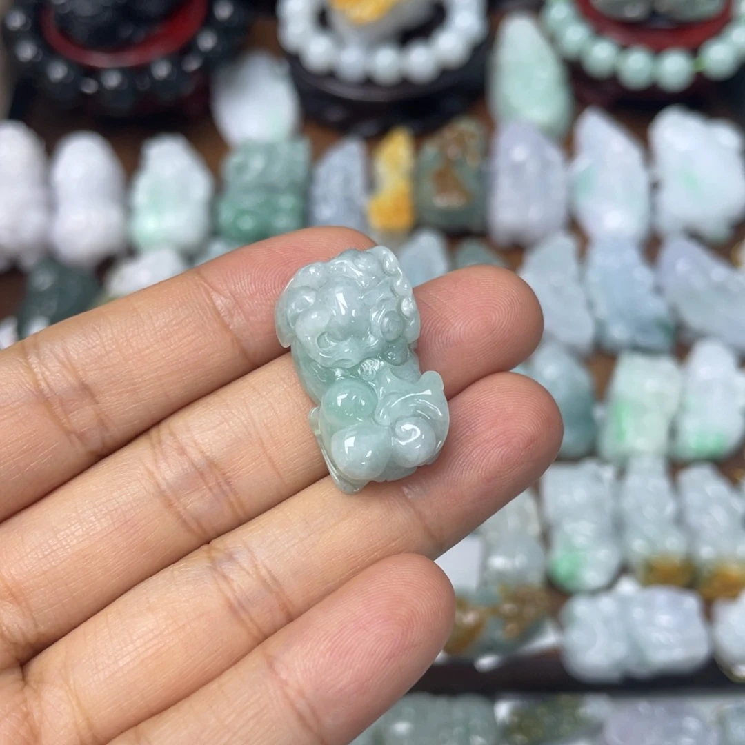 颈饰未镶嵌翡翠小霸王貔貅